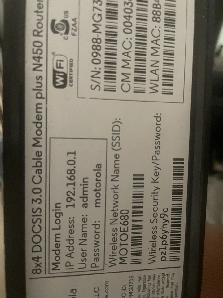 Motorola MG7315 8x4 343 Mbps DOCSIS 3.0 Cable Modem Plus N450 Wi-Fi Router - Image 2 of 3