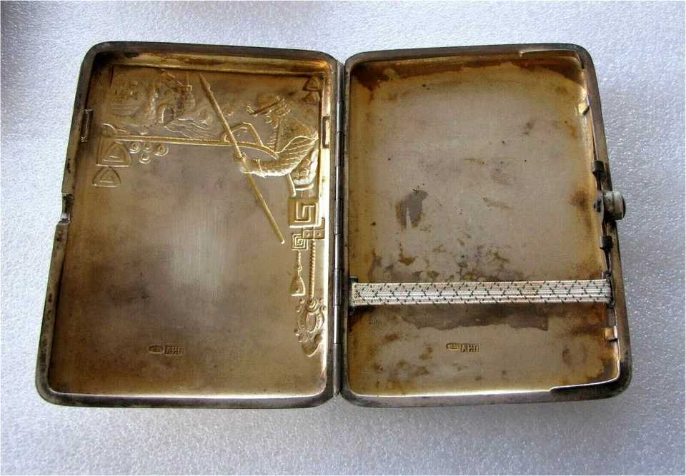 Estuche de cigarrillos de plata ruso Art Nouveau caballero medieval, Moscú Foto 4 de 4