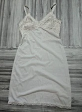 Vtg. Beeline Full Slip Stretch Fitted Lace Bodice White Nylon Size 34