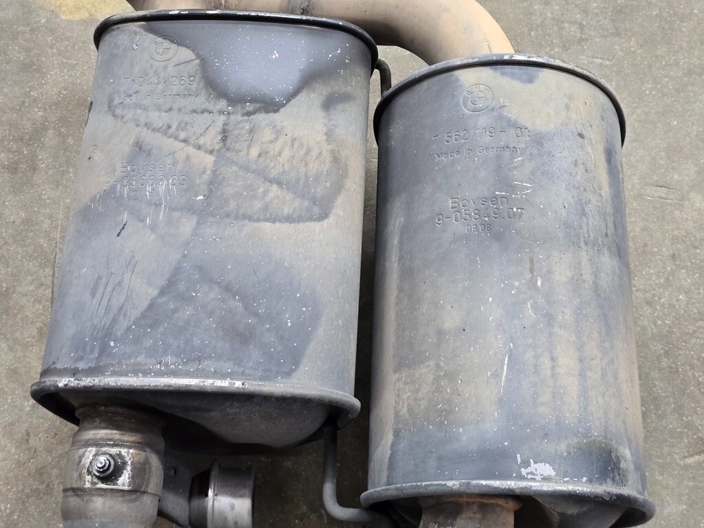 08-10 BMW E60 535i LCI Rear Exhaust Mufflers Dual Muffler OEM for  