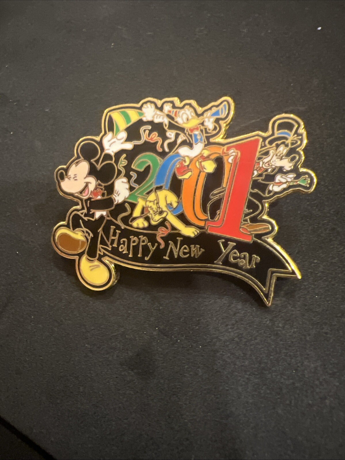 Limited Edition New Year 2001 Disney Pin