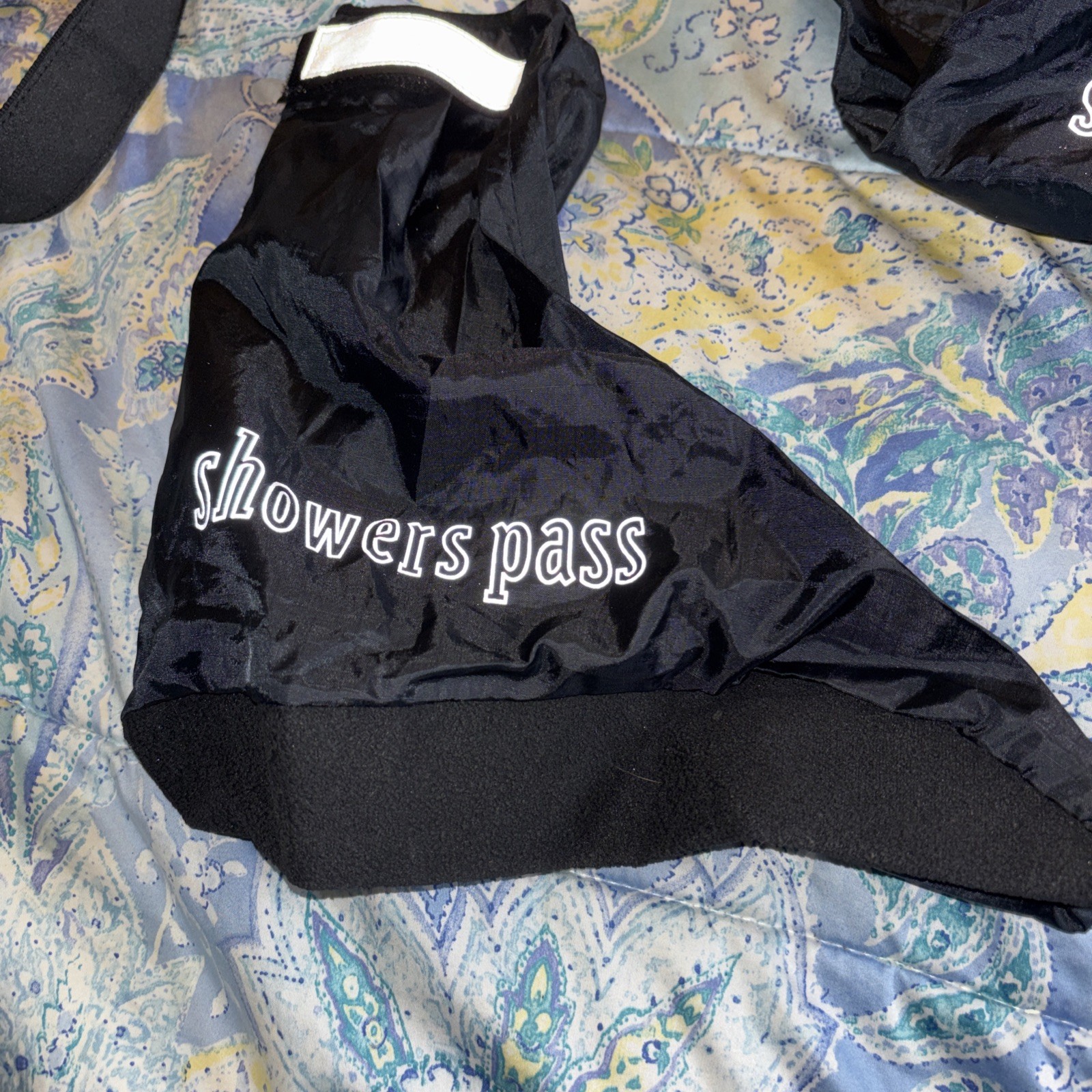 Showerpass Shoe Covers Med.  Waterproof  For Shoes No Big Than 11.75 Inches