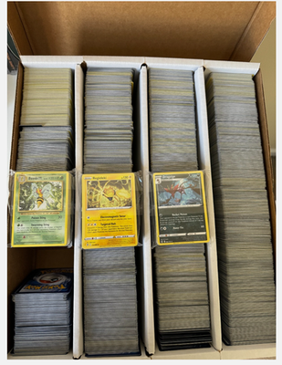 Lot Of (300) Pokemon TCG Bulk Trading Cards - Ucommon, Common and Rare Lot Of (300) Pokemon TCG Bulk Trading Cards - Ucommon, Common and Rare