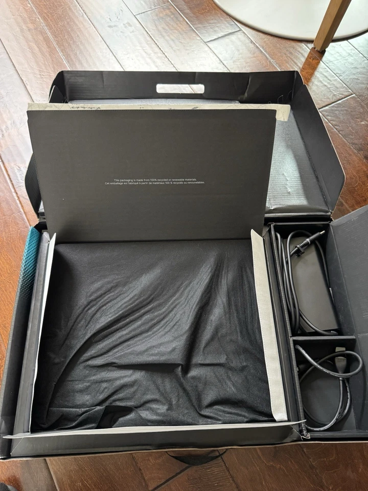 Alienware 18 Area-51, Ultra 9-275HX, 64G, 10TB, QHD+ 300Hz, RTX 5090, Not Cherry - Image 4 of 4