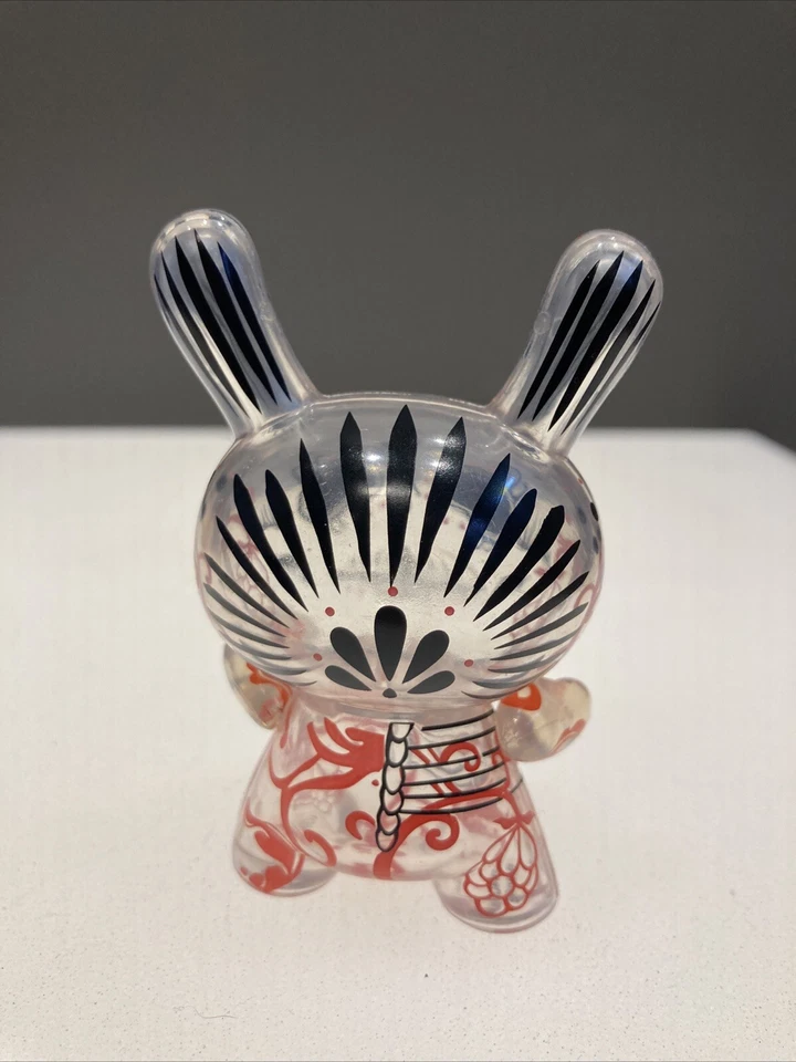 Kidrobot | 2010 Damark The Destroyer dunny - Damara Kaminecki - Bild 2 von 2