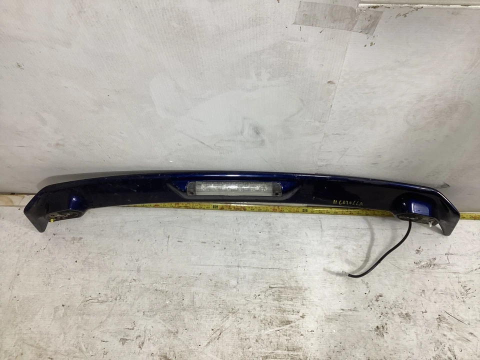 Alerón trasero del maletero Toyota Corolla S LE XLE XRS 2009-2013 + freno LED OEM. Foto 3 de 4