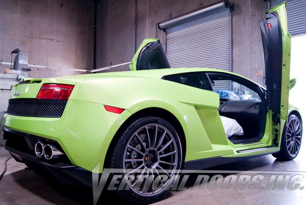 Vertical Doors Inc Lamborghini Gallardo 2003 - 2014 Vertical Door Kit