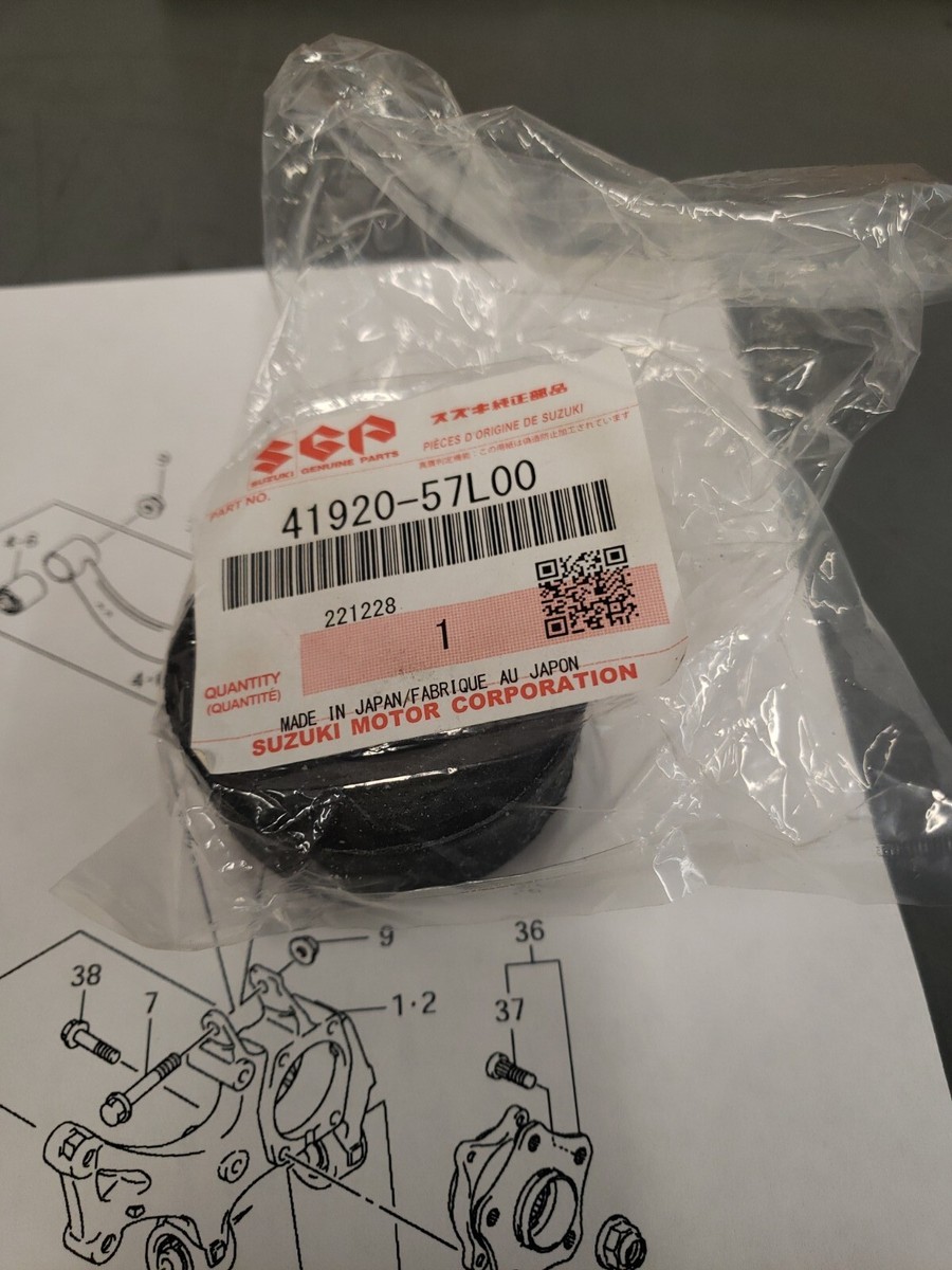 2010-2013 Suzuki Kizashi Rear Stabilizer Mount Bushing | 4664157L00 2010-2013 Suzuki Kizashi Rear Stabilizer Mount Bushing | 4664157L00