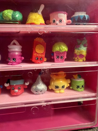 Shopkins VARIOUS MIXED FIGURES Seasons LOT OF 48 Figurines with Display Case - Picture 5 of 11