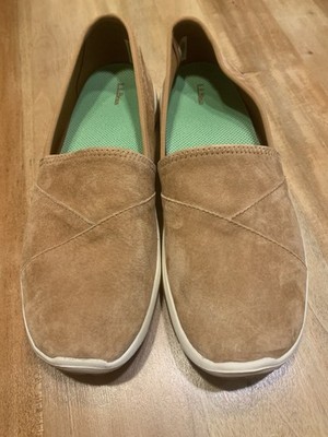 LL Bean Womens Tan Slip On Size 10