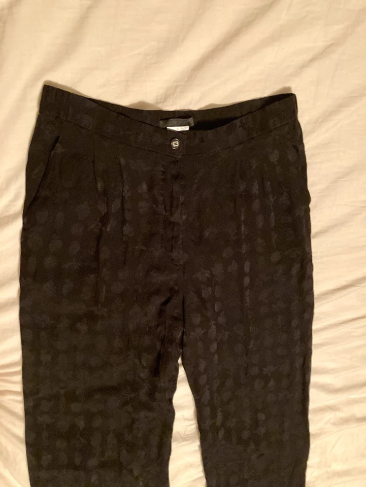 Брюки женские The Row «Sanderson» черные шелковые с цветочным принтом размер 4 - Изображение 2 из 4