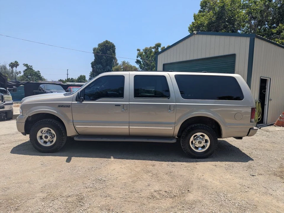 Ford Excursion Limited 2004 Foto 2 de 4
