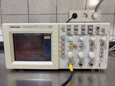 Tektronix TDS 2012 100 MHz 1Gs Oszilloskop bitte lesen
