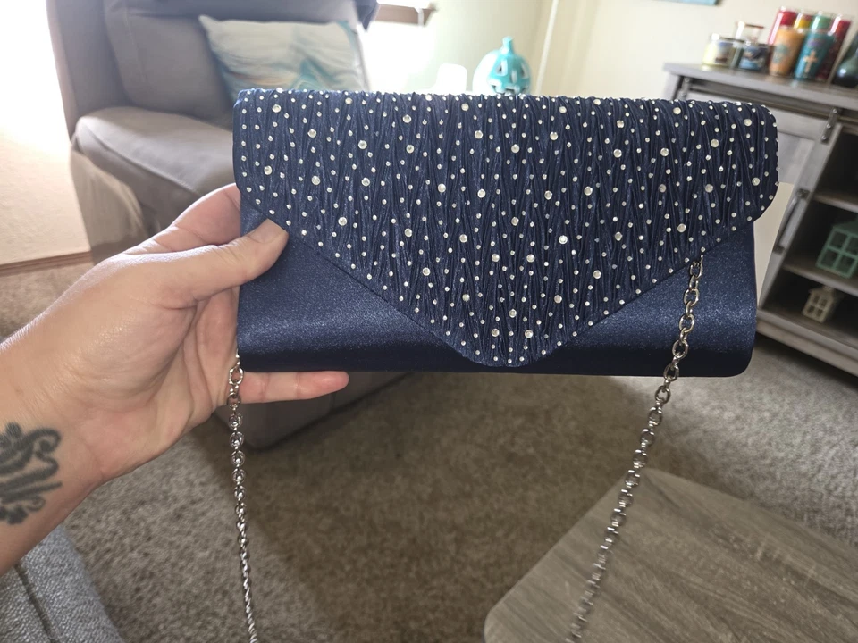 Bolso de Mano Pequeño Noche Azul Oscuro Seda con Estrás y Cadena Foto 3 de 4