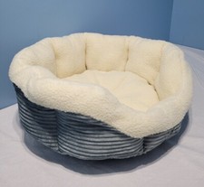 Amazon Basics Self Warming Pet Bed Cats Dogs 24 in Gray Round Faux Sherpa Lined