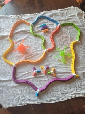 Hexbug track and bugs