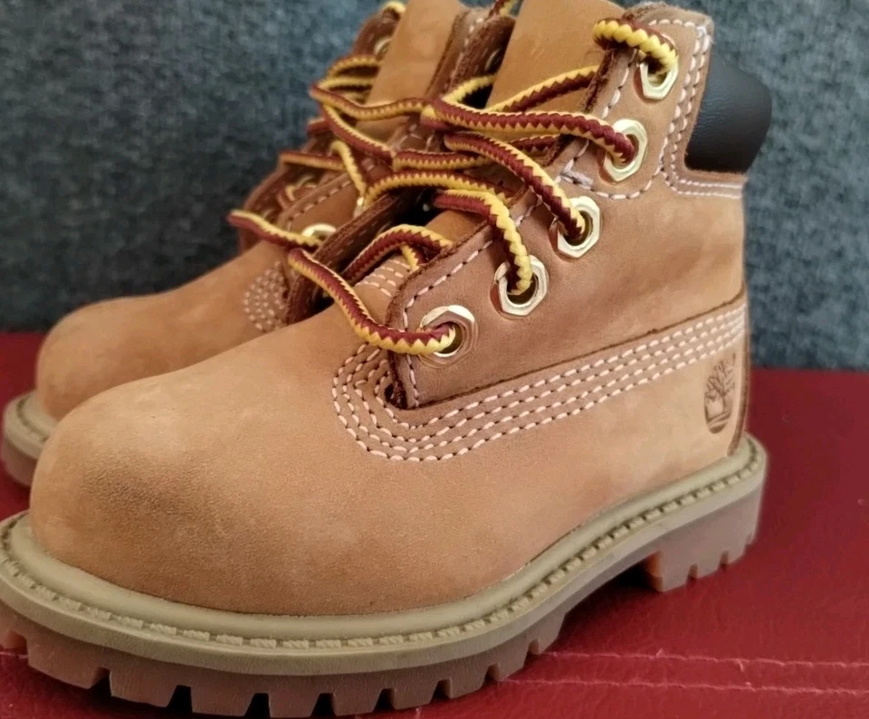 Timberland 6 pulgadas premium niño pequeño talla 4 - botas impermeables marrones  Foto 3 de 4