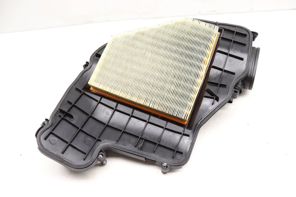 BMW 650I GRAN CUPÉ 13-19 - CAJA/carcasa filtro aire motor derecho (mitad superior) Foto 3 de 4