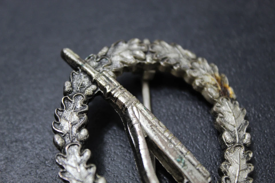 Infanterie Sturmabzeichen Silber in der 1957iger Form, S&Lück (259.) - Bild 4 von 4