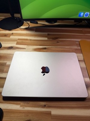 Apple MacBook Air 13'' M2 A2681 Starlight