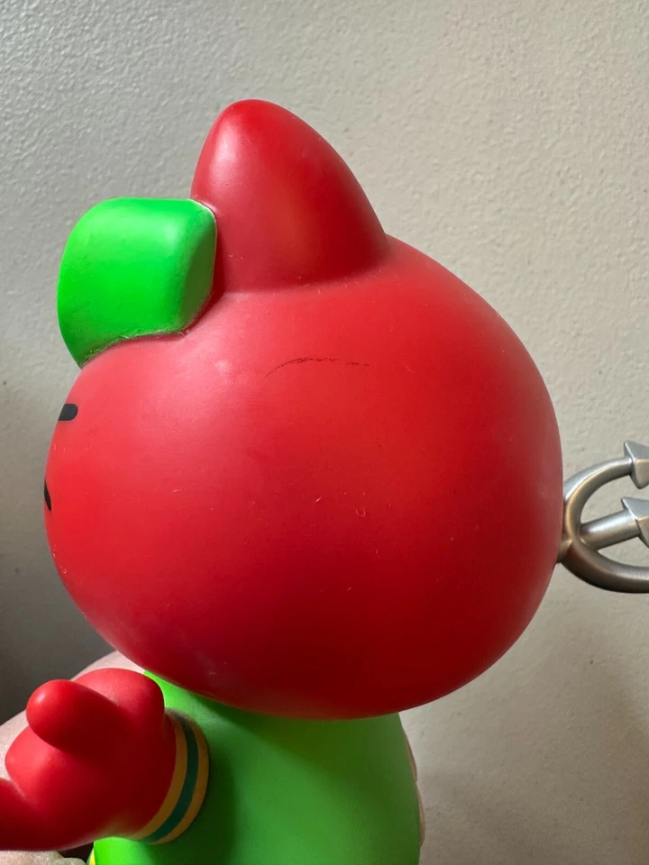 Hello Kitty KOZIK Kidrobot Empress of the Underworld vinyl figure - see notes! - Image 4 of 4