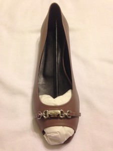 gucci peep toe flats