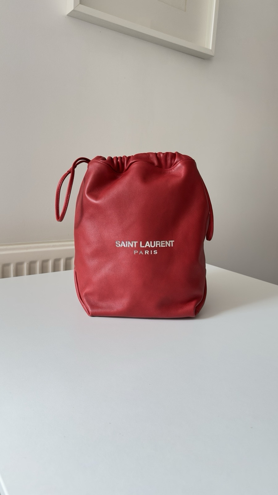 Borsa a tracolla Saint Laurent rossa in morbida pelle teddy secchiello