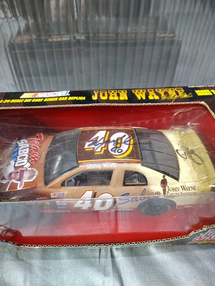 Sterling Marlin Firmado #40 John Wayne Equipo Sabco 1999 1/24 Nascar Diecast Foto 3 de 4