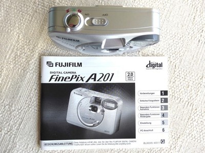 + Fujifilm FinePix A201 Bedienungsanleitung Compact Digital Camera Silber