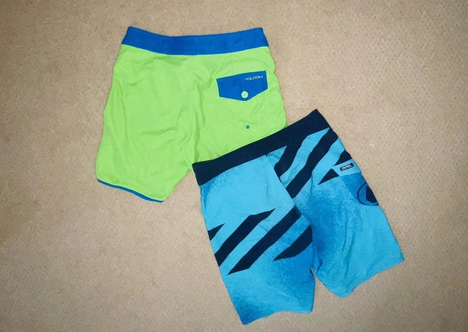 Lot Of 2 Men’s VOLCOM Stretch Surf Hybrid Land/Water Board SHORTS -Size 30 - Image 2 of 4