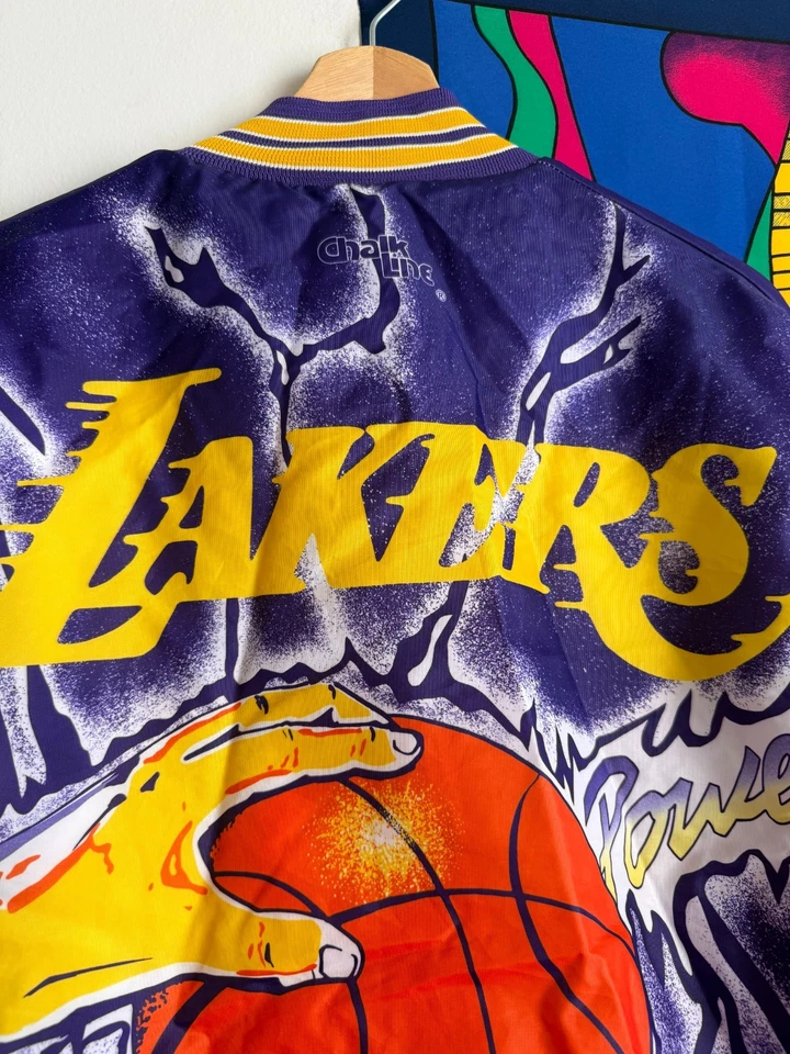 Chaqueta Vintage Años 80 NBA Chalk Line LA Lakers Talla M Foto 3 de 4