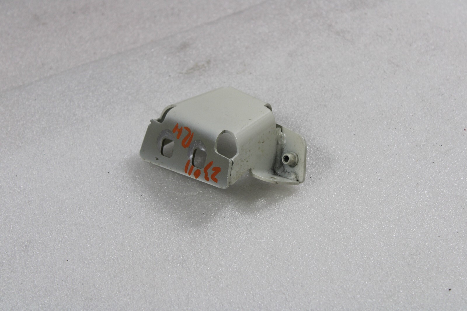 Ferrari California T, RH, Inner Headlight Mount Bracket, Used, P/N 85270900