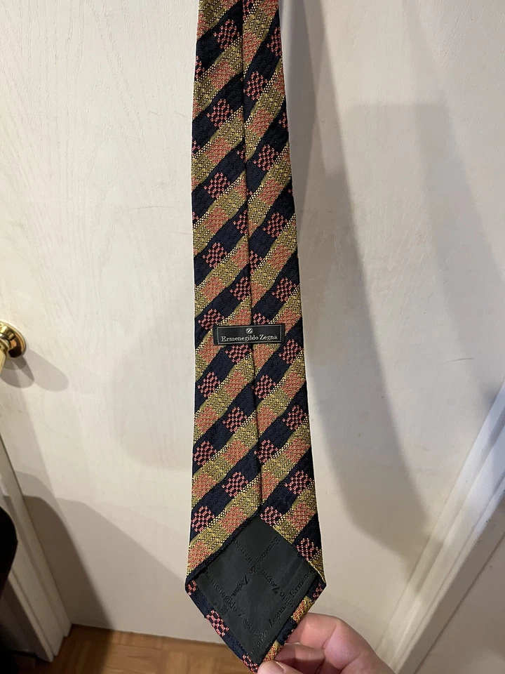 Галстук клетчатый ERMENEGILDO ZEGNA «Сделано в Италии» черный золотой в полоску - Изображение 3 из 3