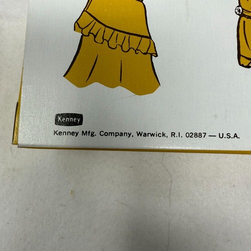 Par de cabañas Kenney de colección tipo pin con diseño de flores de madera de perro - Imagen 4 de 5