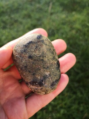 New Zealand Greenstone serpentine Pounamu natural cobble stone carving palmstone