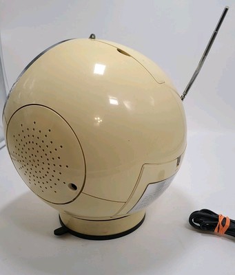 Weltron Model 2001 Space Ball AM / FM / Radio Stereo 8-Track