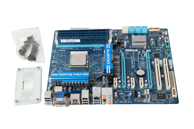 Gigabyte GA-880GM-UD2H Bundle mit AMD Athlon II X2 260 3.2GHz, 4x 2GB DDR3 RAM,