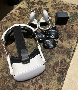 OCULUS QUEST 2 + 3x VIVE TRACKER 1.0 PACK + 1x LIGHTHOUSE (READ DESCRIPTION)