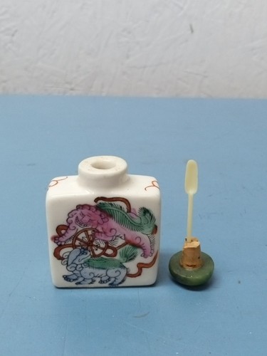 Antique Chinese Porcelain Snuff Bottle (LL) - Picture 8 of 8