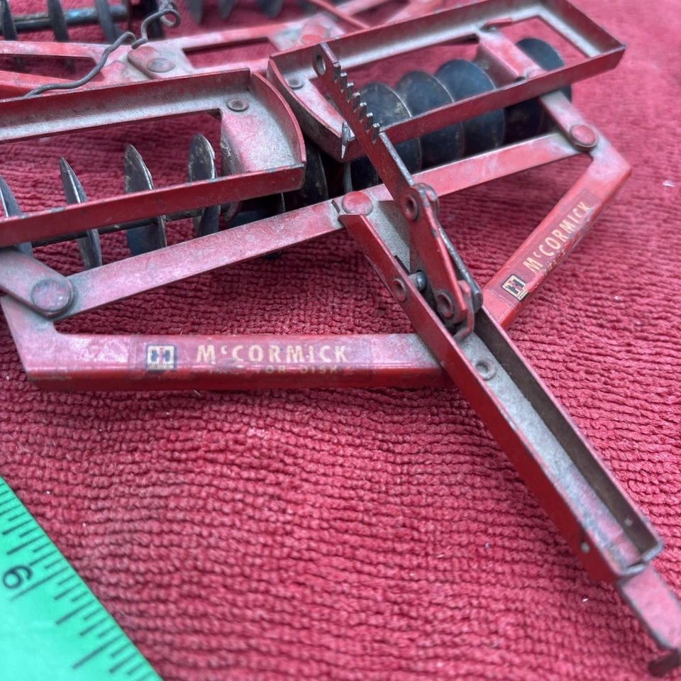 Vintage Tru-Scale IH McCormick Tractor Disk, Harrow, farm Toy Eska - Image 4 of 4