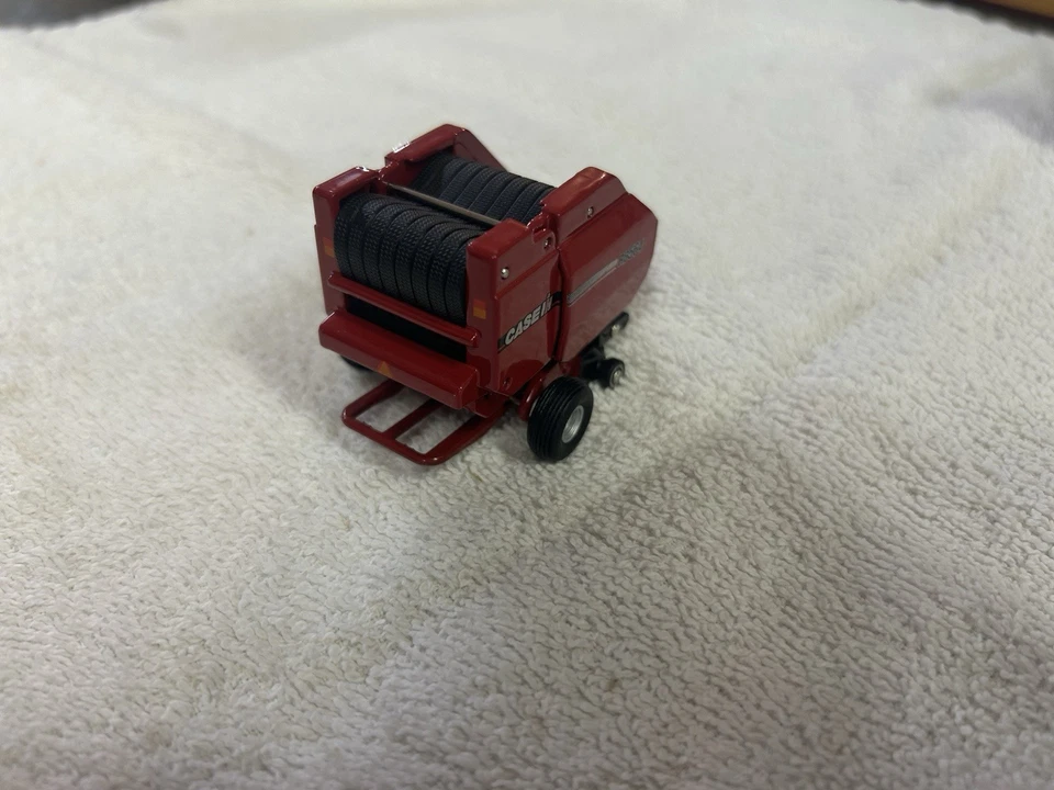 1/64 Ertl  Case IH/tractor, Mower And Baler - Image 4 of 4