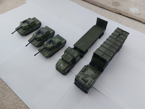 Soma 1998 Mighty Wheels Toy Military Tanks x3 With Tank Transporter and Launcher - Picture 6 of 8