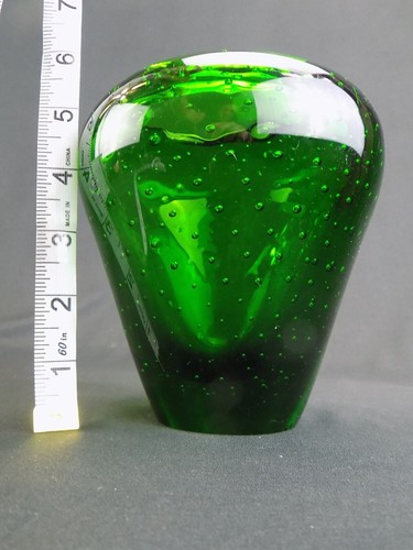 HEAVY Emerald Green 5.75" Art Glass Vase Asymmetrical Controlled Bubble READ - Picture 2 of 9