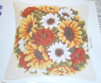 VERVACO Pillow / Cushion * Counted Cross Stitch Kit * Made in BELGIUM * Flowers