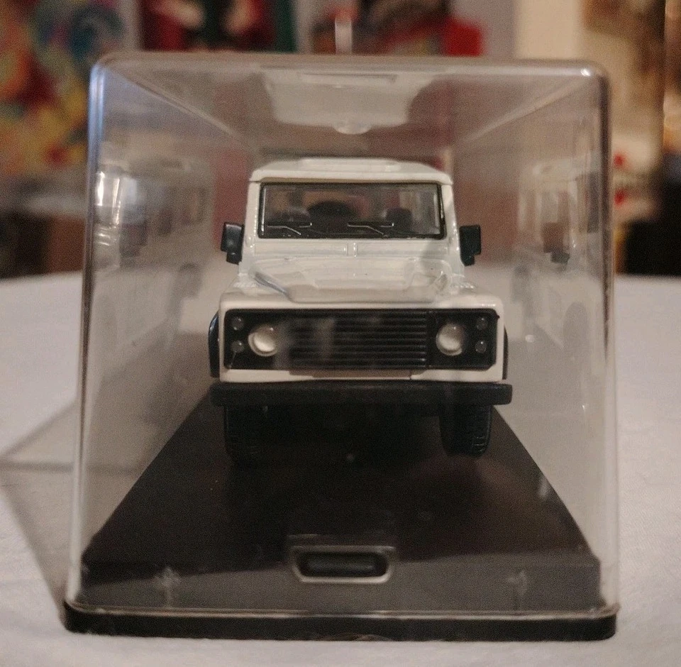 VEREM - LAND ROVER DEFENDER 4X4 - Modellino Auto Bianco - Scala 1:43 -Francia - Immagine 3 di 4