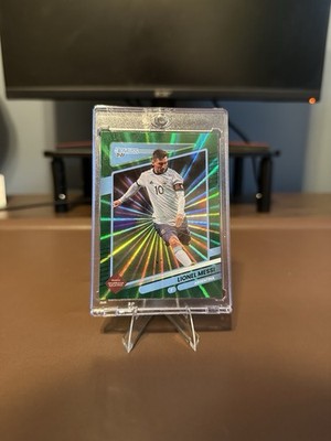 2021-22 Panini Donruss Road to Qatar - Lionel Messi #1 Holo Green Laser