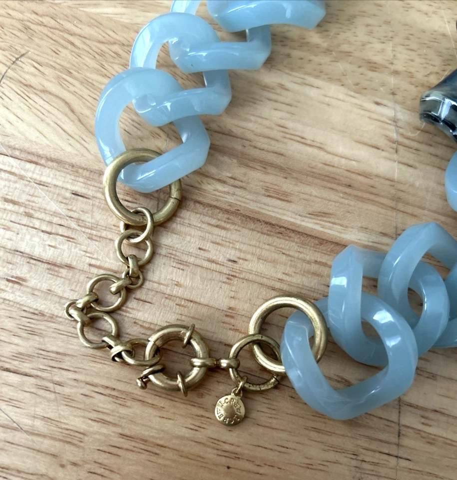 Collar de cadena de plástico grueso grande de 19" J Crew azul claro y gris remolino Foto 4 de 4
