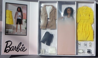 Barbie AA Barbiestyle – Coffret Poupée Fully Poseable 2021 Mattel GTJ83 NRFB