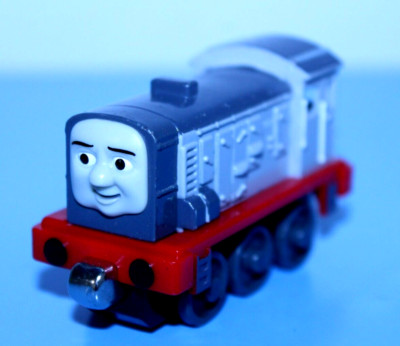 DENNIS  - Thomas & Friends Take Along Play 2006 Learning Curve MINT  CONDITION!