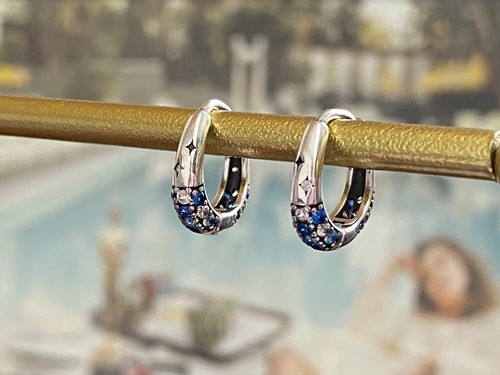 Sparkling Blue/Wite CZ Zircon Star Huggie Hoop Earrings in 925 Silver·Gift∙A259 - Picture 3 of 14